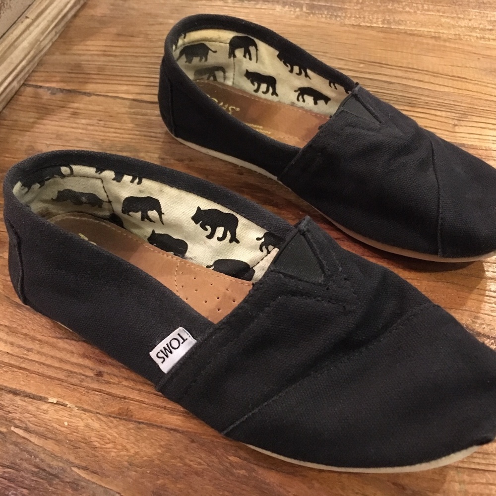 TOMS Women's Navy Blue Flats Loafers size 7 wide